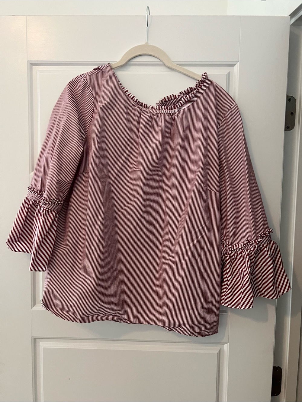 Talbots red white stripe bell sleeve blouse with ruffle trim and side zipper. S